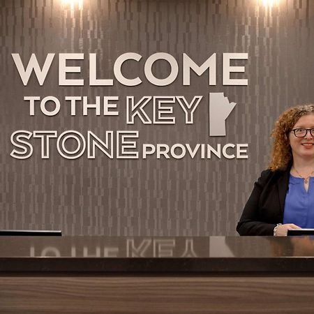 Hampton Inn By Hilton Winnipeg Downtown Экстерьер фото