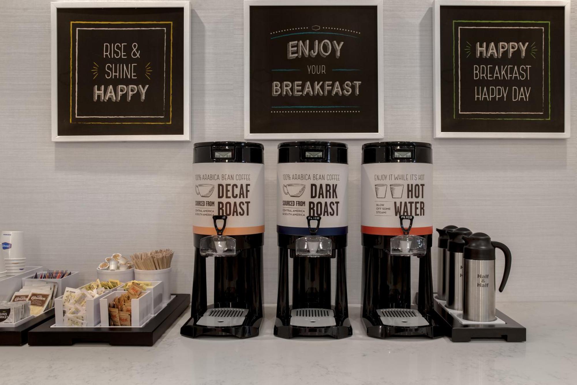 Hampton Inn By Hilton Winnipeg Downtown Экстерьер фото