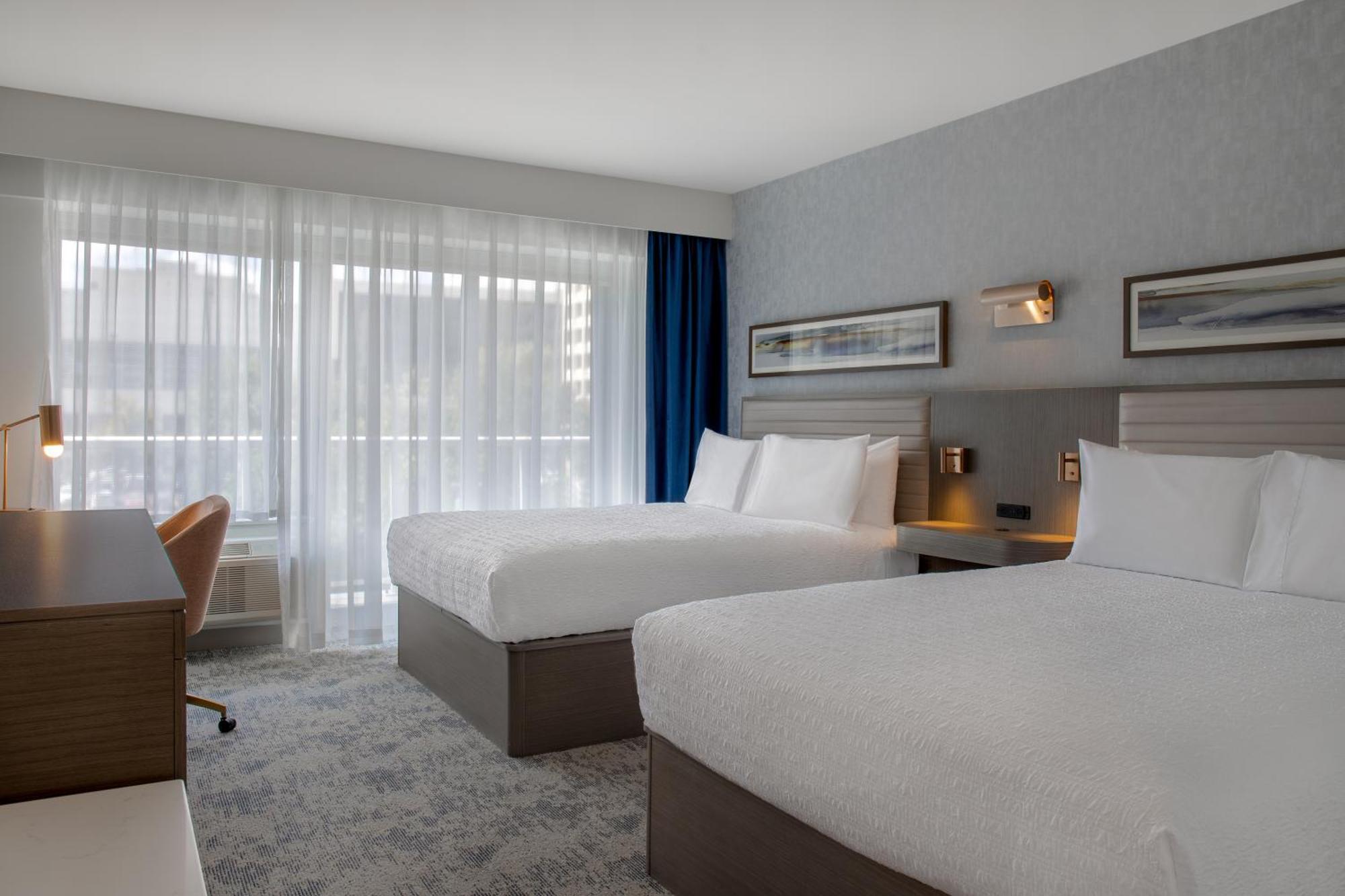 Hampton Inn By Hilton Winnipeg Downtown Экстерьер фото