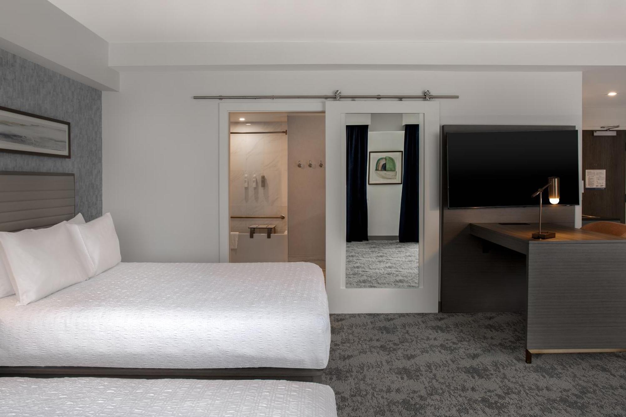 Hampton Inn By Hilton Winnipeg Downtown Экстерьер фото