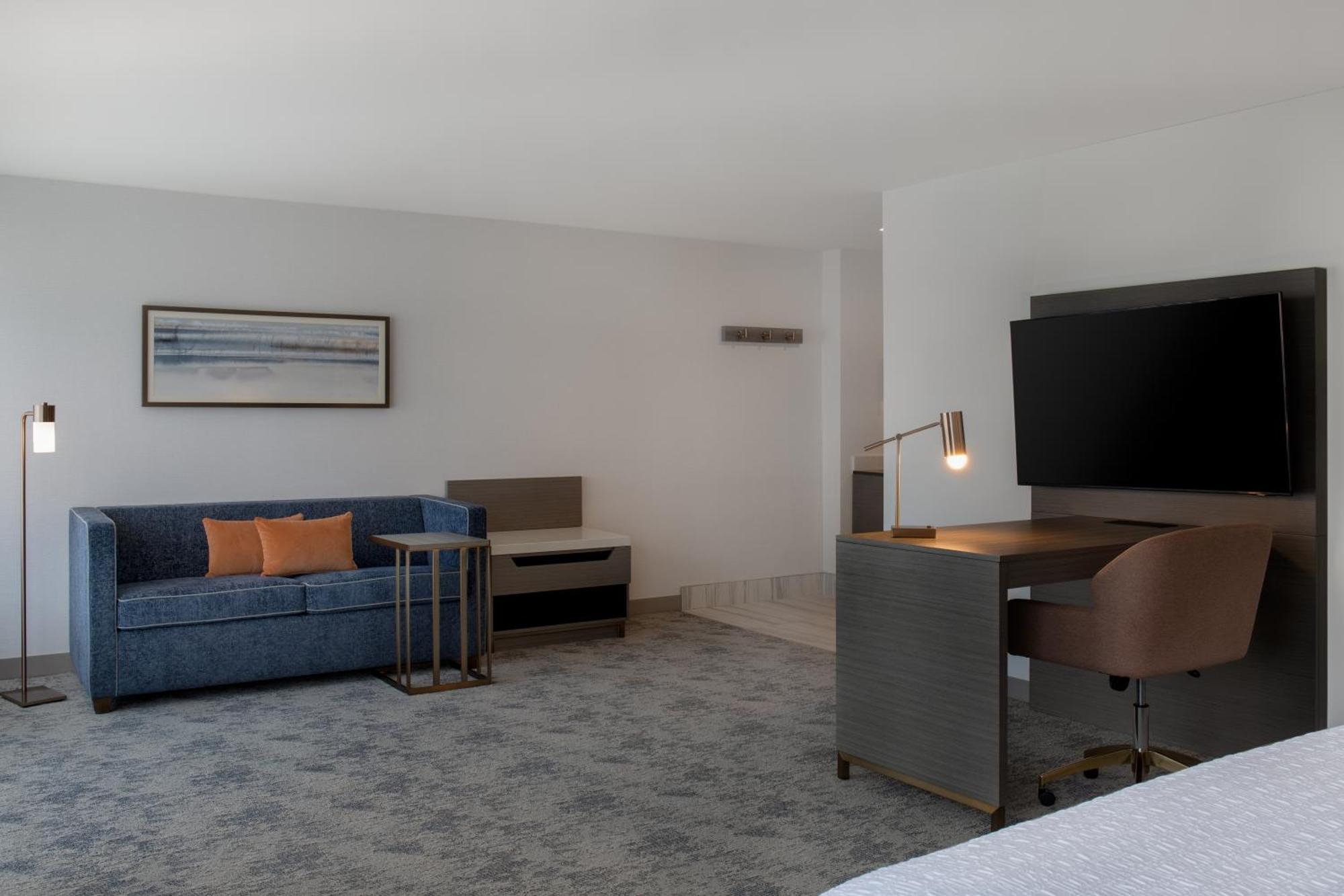 Hampton Inn By Hilton Winnipeg Downtown Экстерьер фото