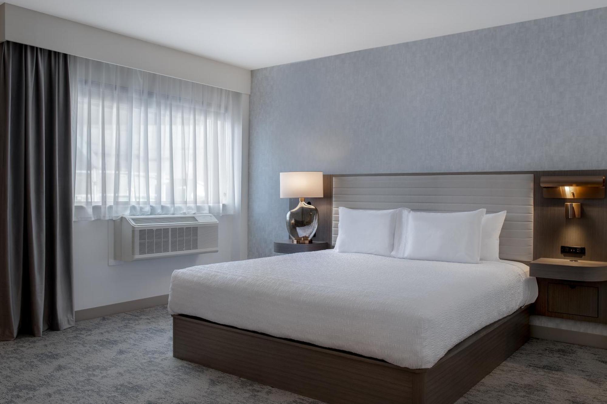 Hampton Inn By Hilton Winnipeg Downtown Экстерьер фото