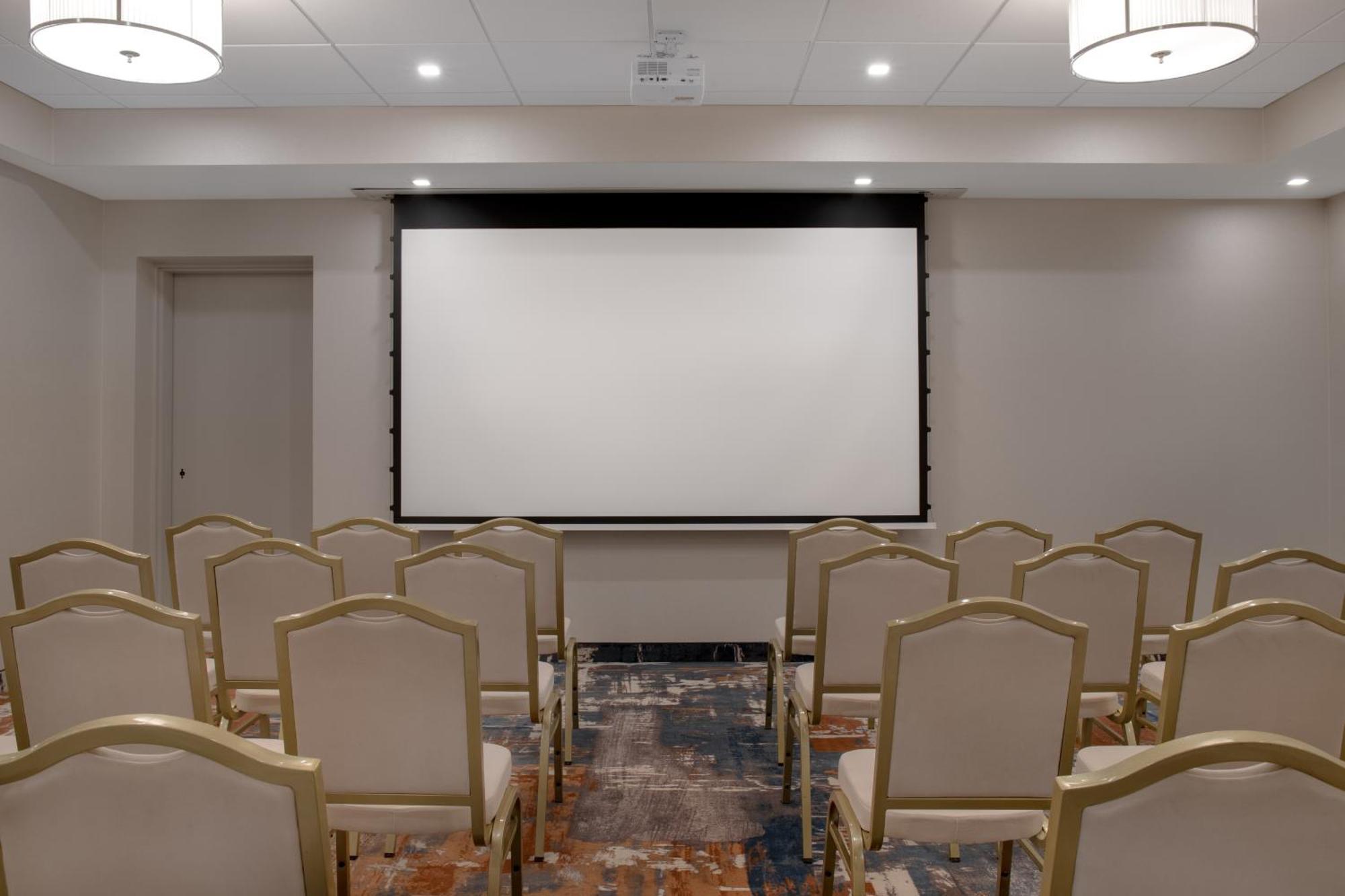 Hampton Inn By Hilton Winnipeg Downtown Экстерьер фото
