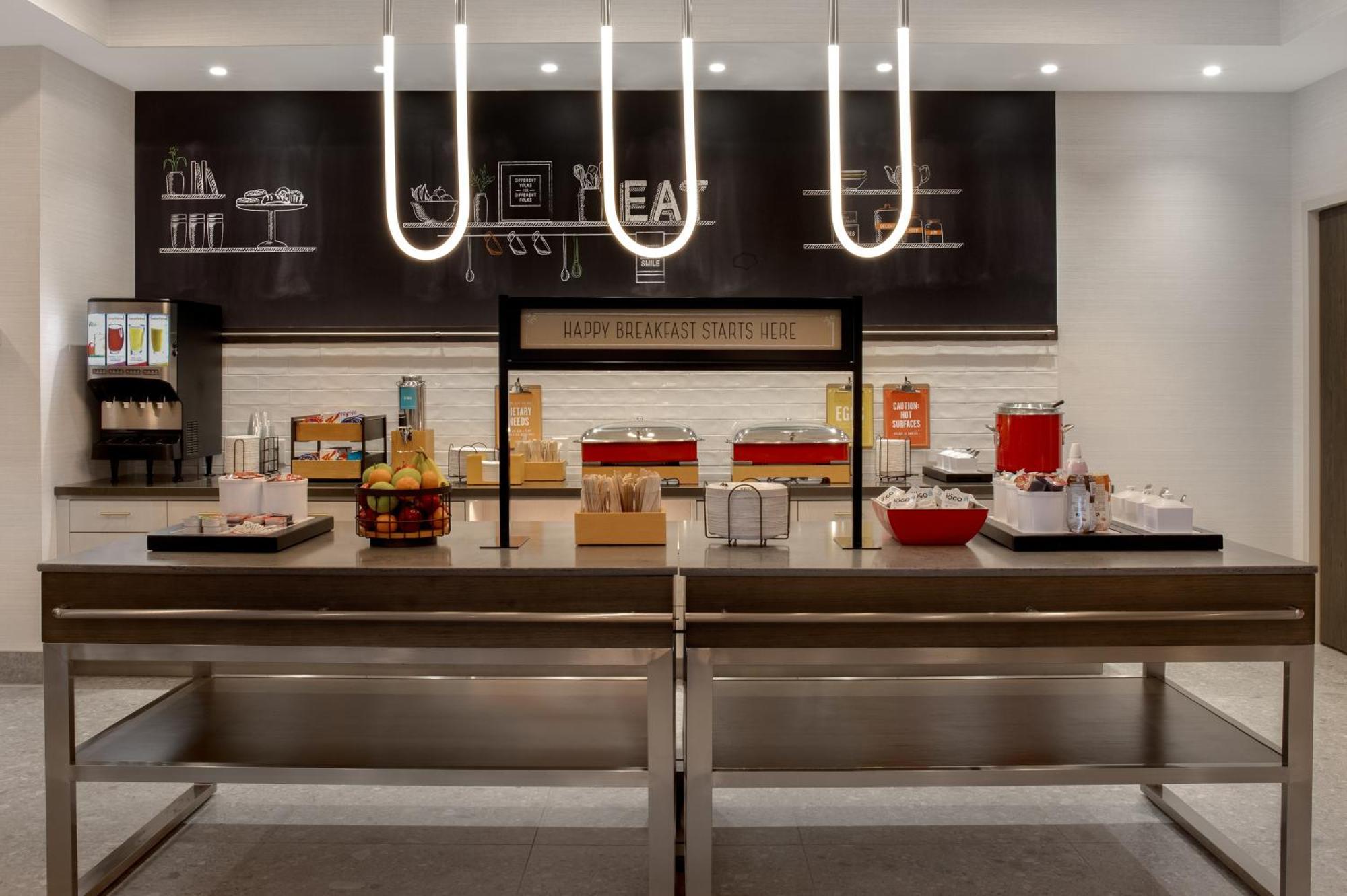 Hampton Inn By Hilton Winnipeg Downtown Экстерьер фото