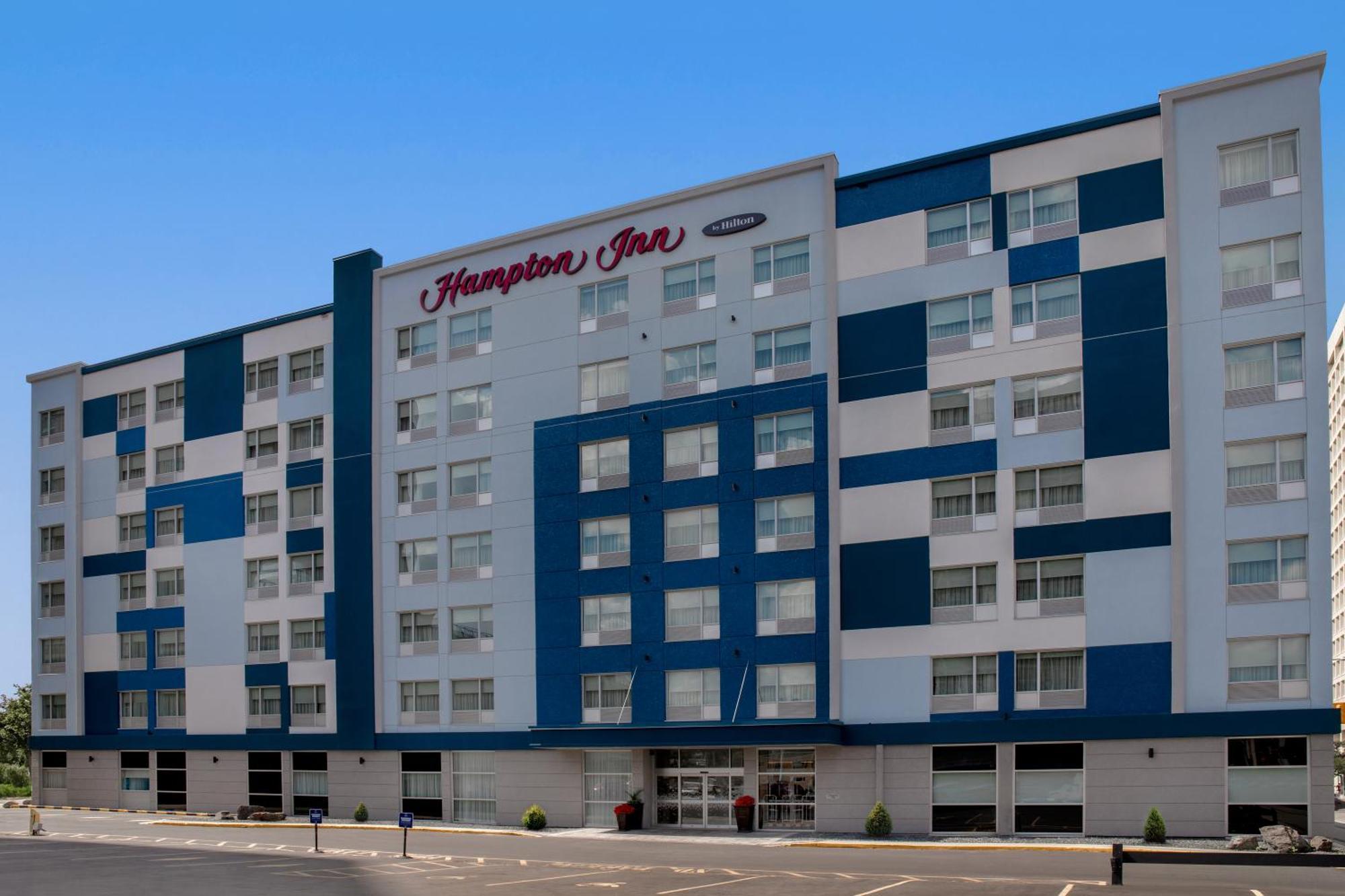 Hampton Inn By Hilton Winnipeg Downtown Экстерьер фото