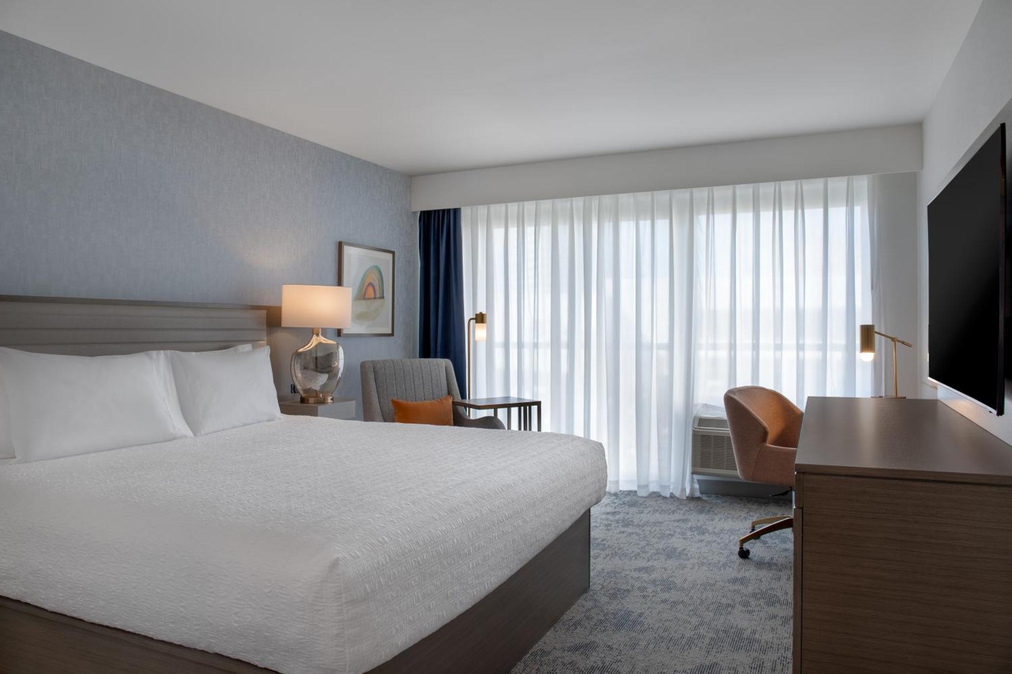 Hampton Inn By Hilton Winnipeg Downtown Экстерьер фото