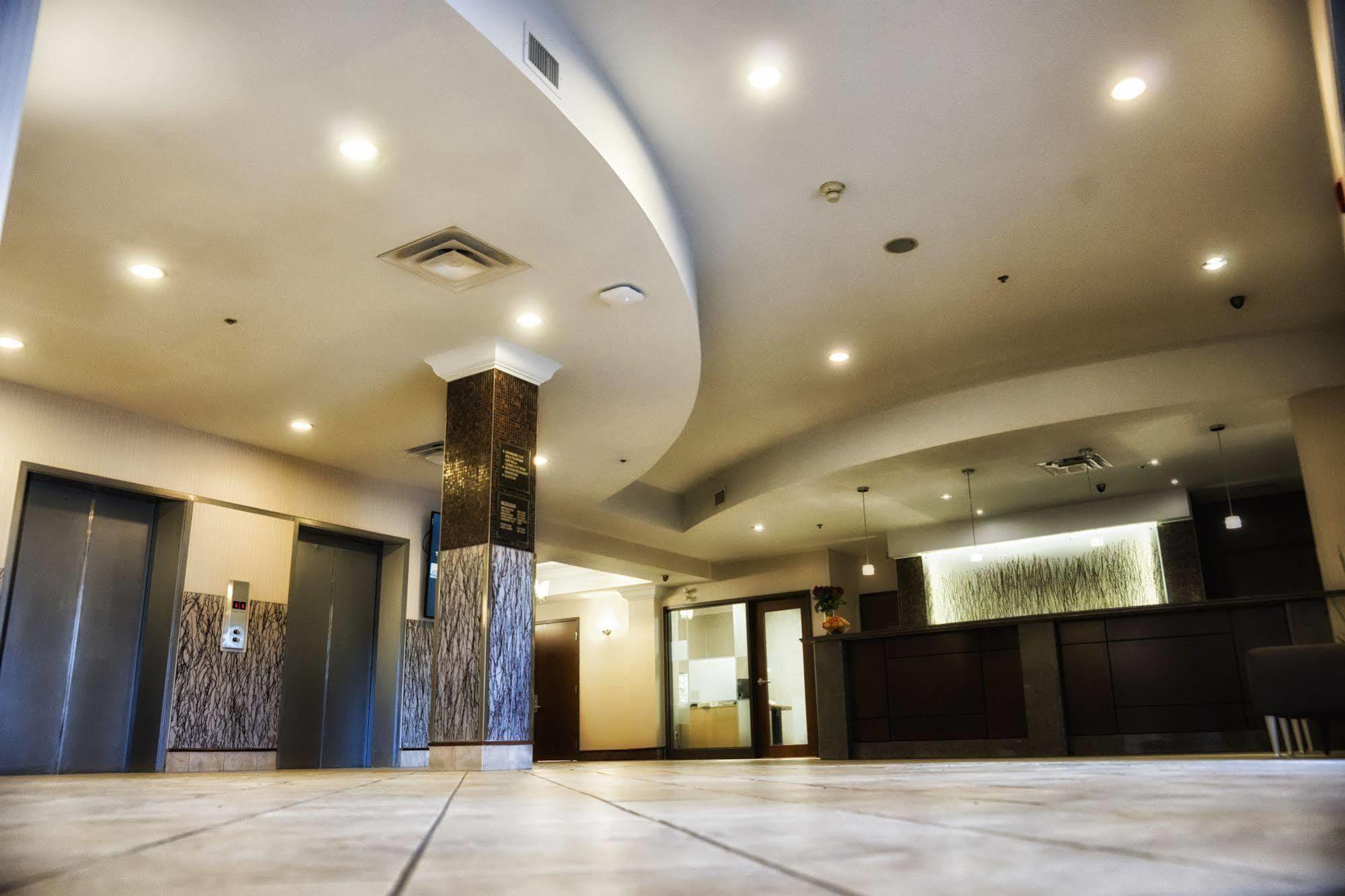 Hampton Inn By Hilton Winnipeg Downtown Экстерьер фото